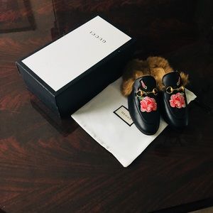Women's Gucci Slippers Size 10